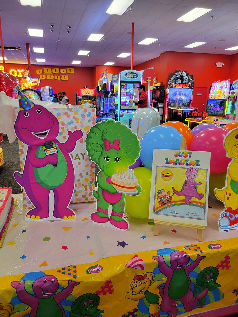 2 - Barney theme for a 2 year old girl - Photo Area - Barney party table decorations